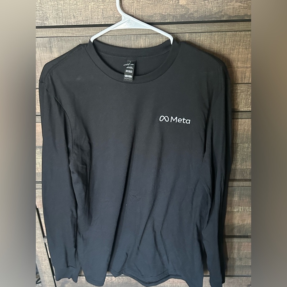 District Black Long Sleeve Men's Tee